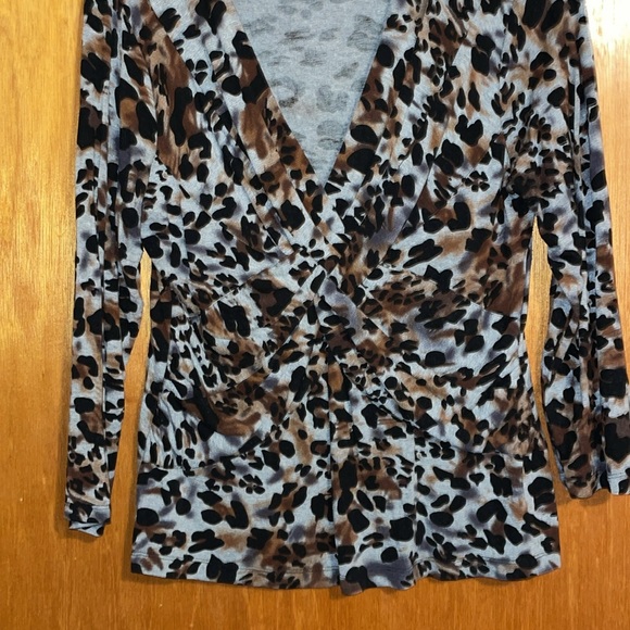 •CABLE & GAUGE•LEOPARD PRINT V NECK GATHER FRONT 3/4 SLEEVE BLOUSE SIZE XL EUC - Picture 6 of 7